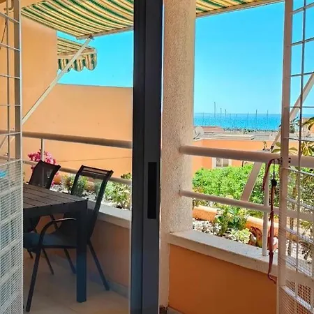Apartamento En Primera Linea De Playa, Frente Al Puerto De Aguadulce *