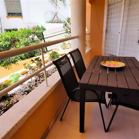 Apartment En Primera Linea De Playa, Frente Al Puerto De Aguadulce *